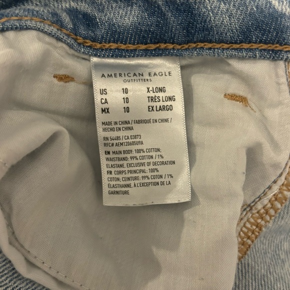American Eagle Distressed Jean - Picture 9 of 10